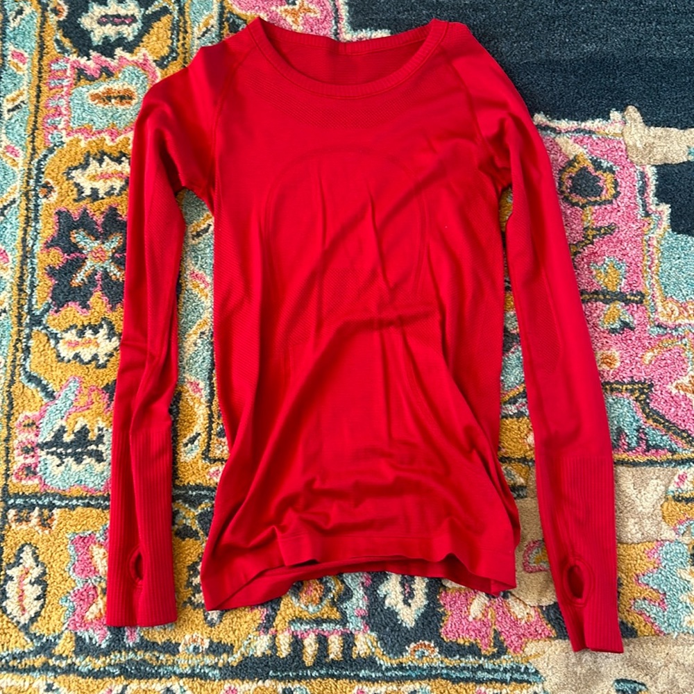 LULULEMON TOP